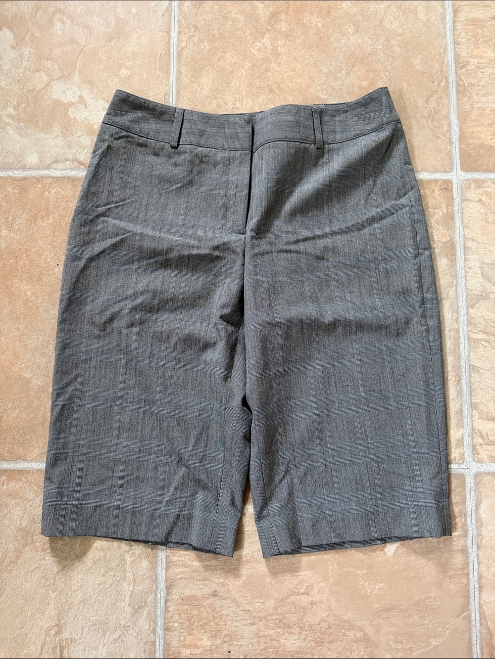 Apt 9 Maxwell Gray Plaid Bermuda Shorts Sz 8